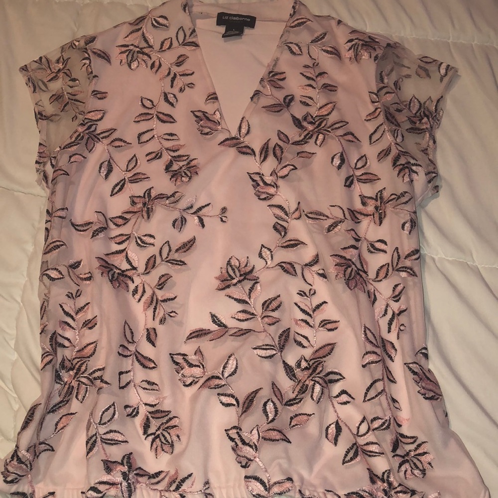 Women’s V-neck short sleeve top